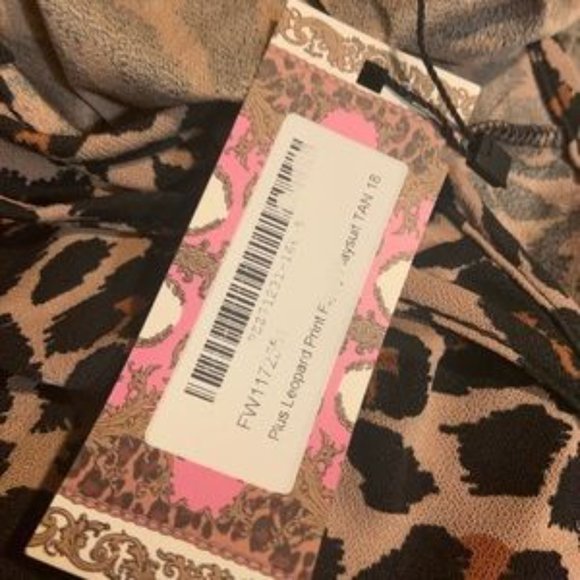 Boohoo Leopard Print Flippy Playsuit Romper - NWT - Picture 6 of 8